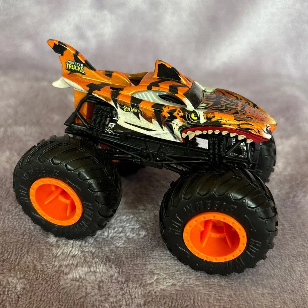 Hot Wheels Monster Trucks Tiger Shark Die-Cast 1:64 Orange Black Toy Car